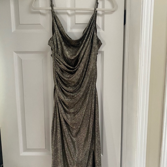 Le château dress-Small - Picture 1 of 5